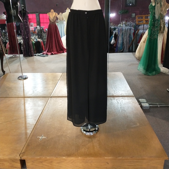 Fancy pants - Picture 1 of 7